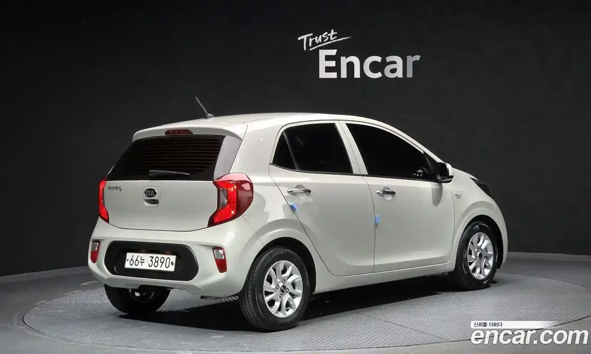 Kia Morning 2018 1.0 Автомат в Москве № 123519, фото 8