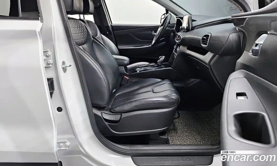 Hyundai Santa Fe 2019 2.0 Автомат в Москве № 124008, фото 18