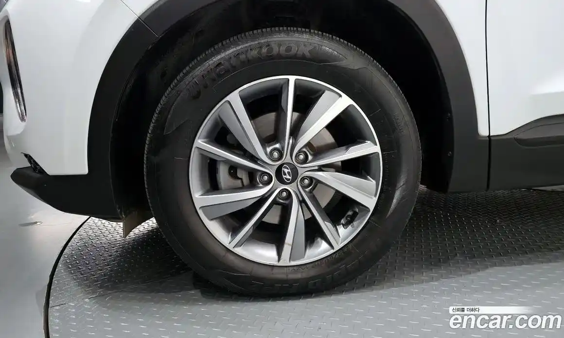 Hyundai Santa Fe 2019 2.0 Автомат в Москве № 124008, фото 19