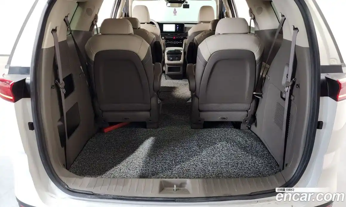 Kia Canival 2023 3.5 Автомат в Москве № 133066, фото 16