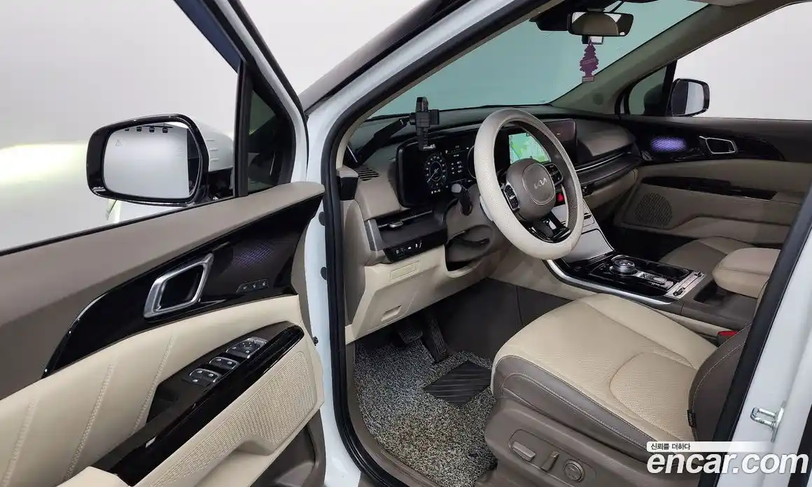 Kia Canival 2023 3.5 Автомат в Москве № 133066, фото 18