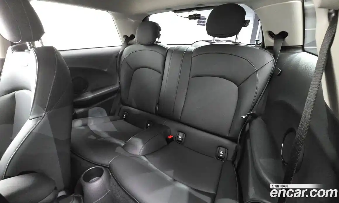 Mini Cooper 2021 1.5 Автомат в Москве № 135751, фото 12