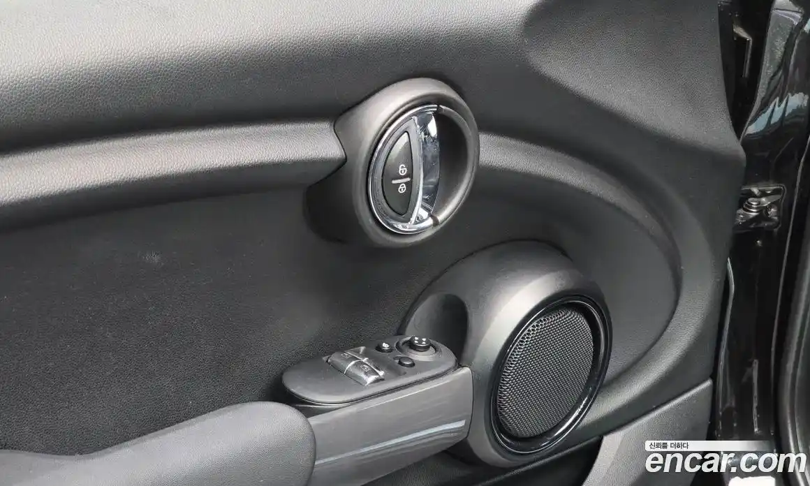 Mini Cooper 2021 1.5 Автомат в Москве № 135751, фото 4