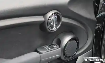 Mini Cooper 2021 1.5 Автомат в Москве № 135751, миниатюра 4