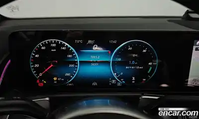 Mercedes-Benz GLB-Class 2022 2.0 Автомат в Москве № 138337, миниатюра 4