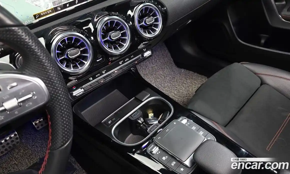 Mercedes-Benz CLA-Class 2023 2.0 Автомат в Москве № 139982, фото 11