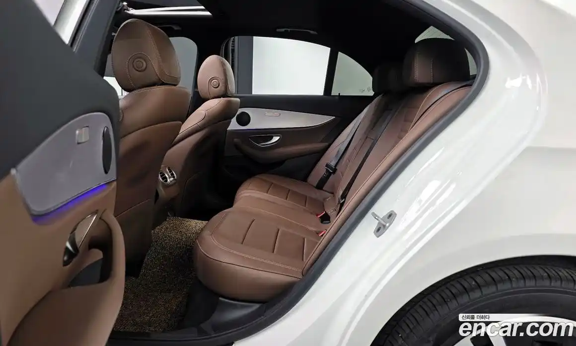 Mercedes-Benz E-Class 2021 2.0 Автомат в Москве № 142754, фото 17