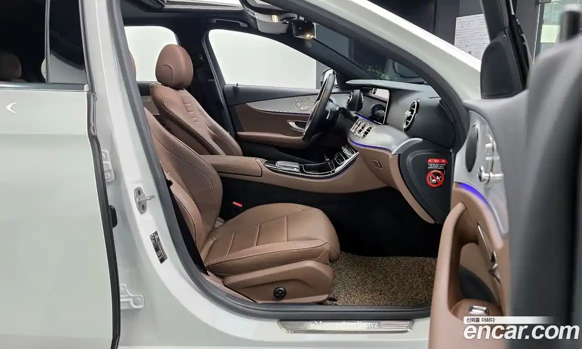 Mercedes-Benz E-Class 2021 2.0 Автомат в Москве № 142754, фото 20