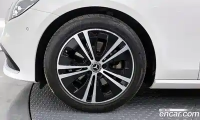 Mercedes-Benz E-Class 2021 2.0 Автомат в Москве № 142754, миниатюра 6