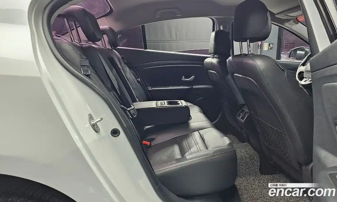 Renault SM3 2018 1.6 Автомат в Москве № 146617, фото 11