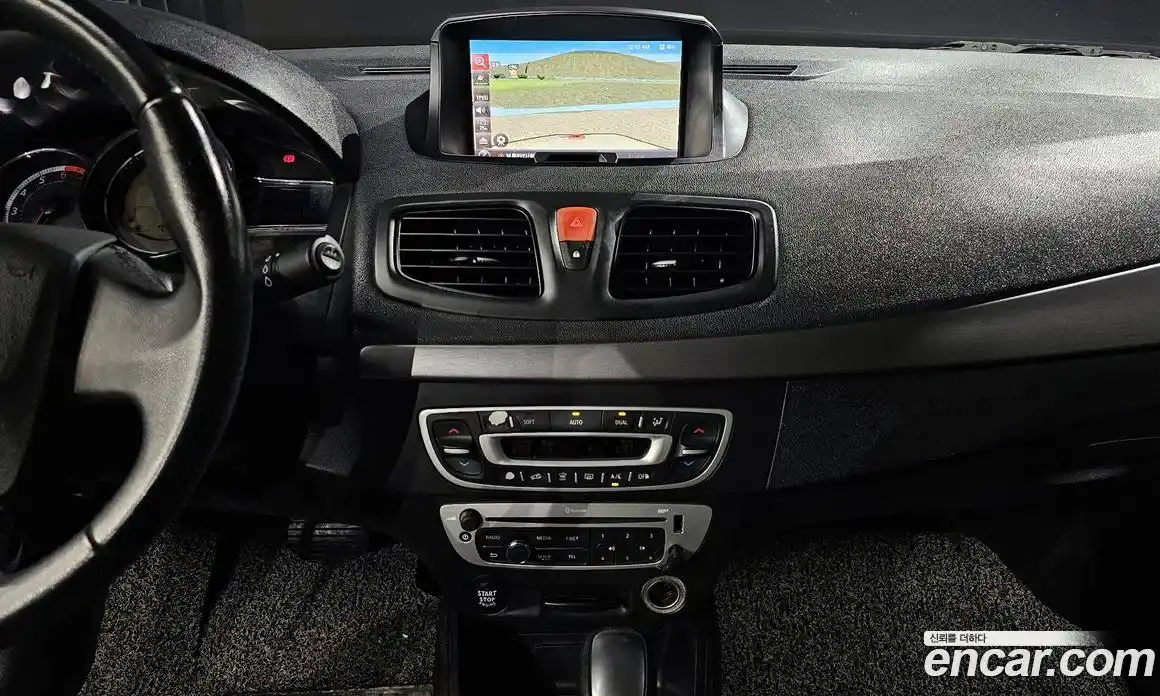 Renault SM3 2018 1.6 Автомат в Москве № 146617, фото 19