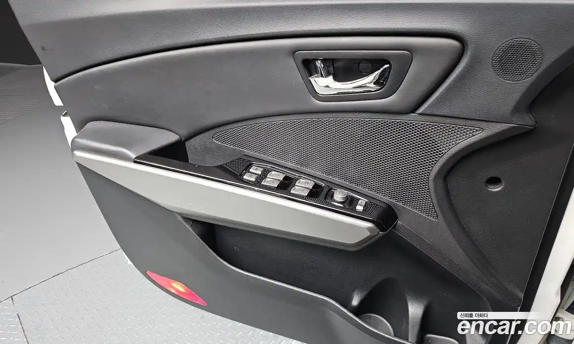 SsangYong TIBOLI 2016 1.6 Автомат в Москве № 146899, фото 8