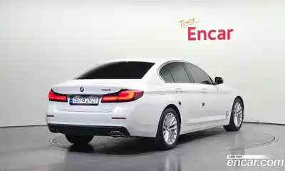 BMW 5-Series, 2022
