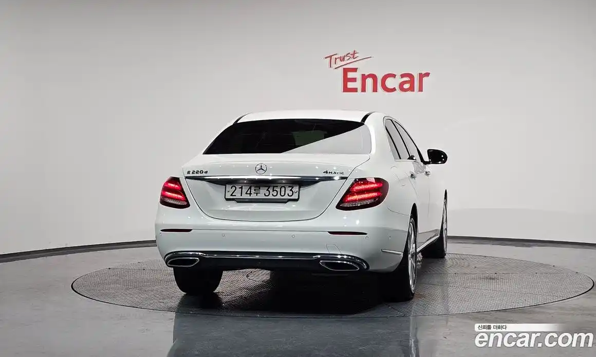 Mercedes-Benz E-Class 2019 1.9 Автомат в Москве № 161378, фото 19