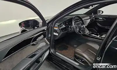 Audi A8, 2021