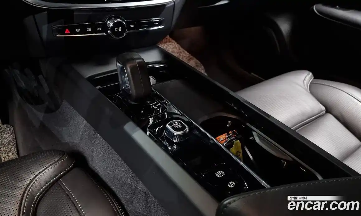 Volvo S60 2022 2.0 Автомат в Москве № 164429, фото 15