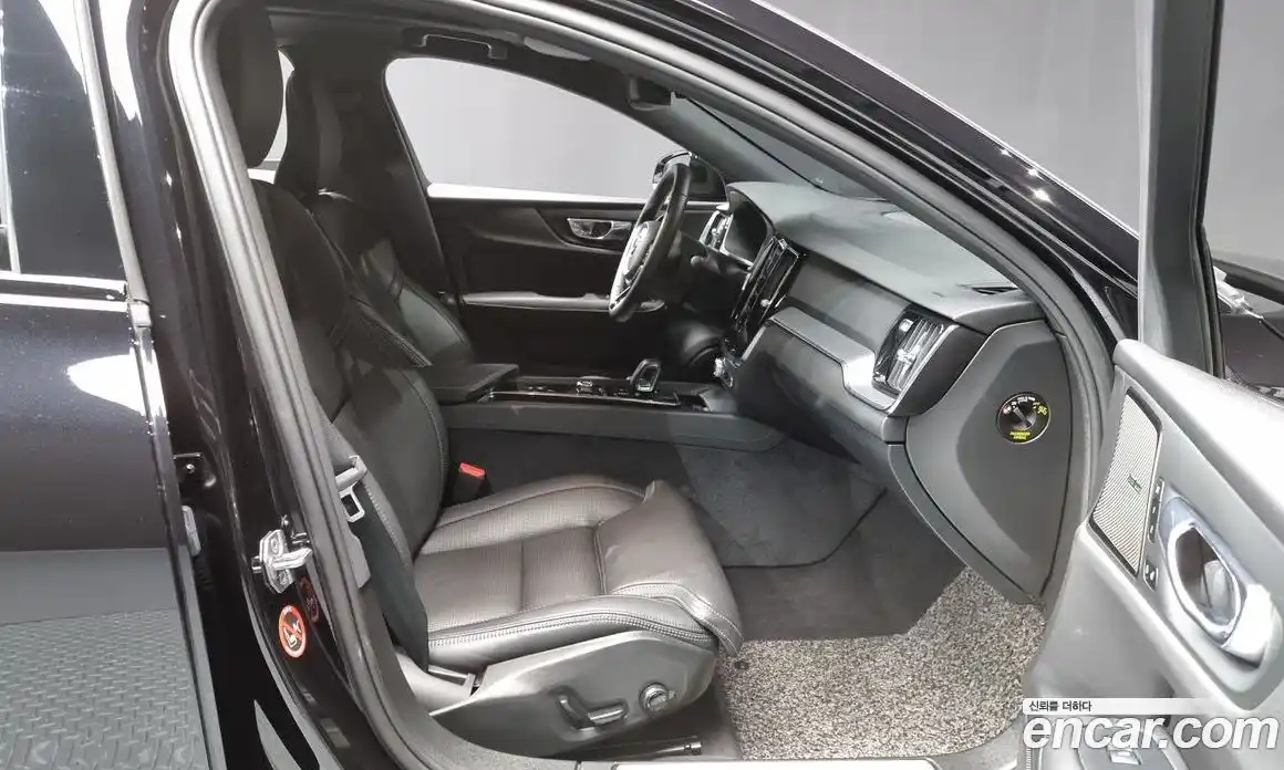 Volvo S60 2022 2.0 Автомат в Москве № 164429, фото 17