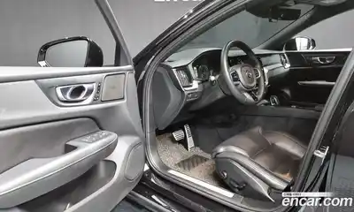 Volvo S60 2022 2.0 Автомат в Москве № 164429, миниатюра 9