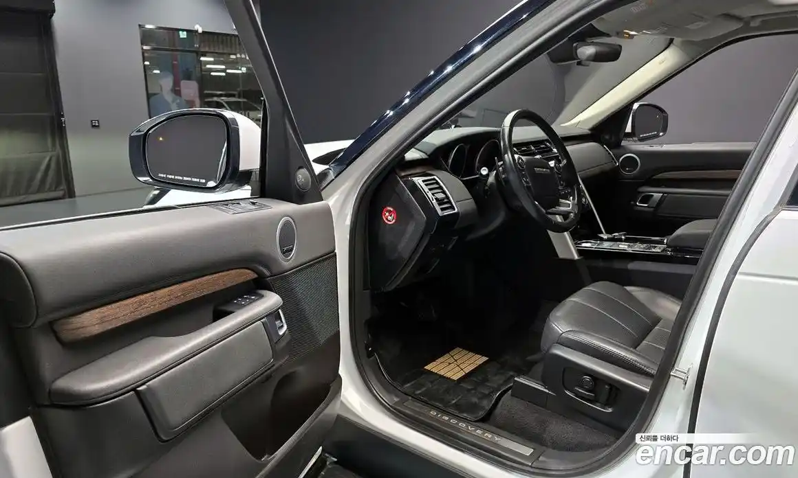 Land Rover Discovery 2017 3.0 Автомат в Москве № 166230, фото 6