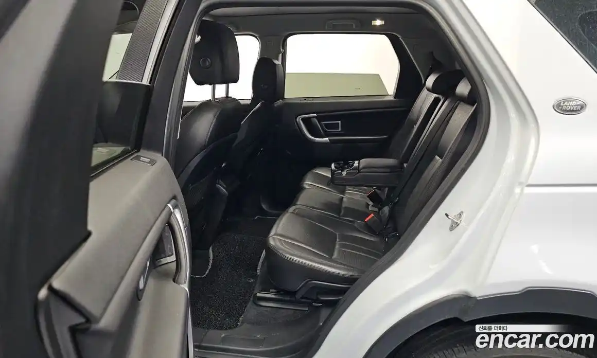 Land Rover Discovery Sport 2016 2.0 Автомат в Москве № 166640, фото 14