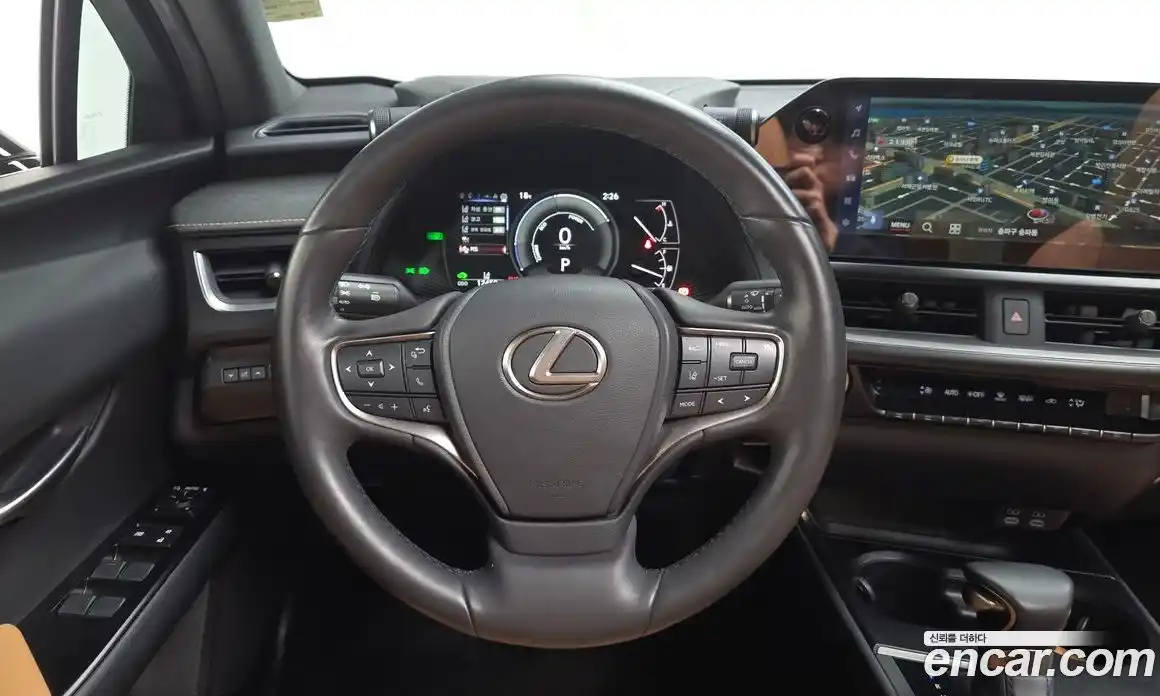 Lexus UX 2024 2.0 Автомат в Москве № 168015, фото 14