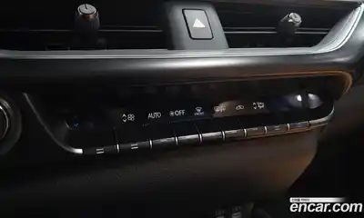 Lexus UX 2024 2.0 Автомат в Москве № 168015, миниатюра 6