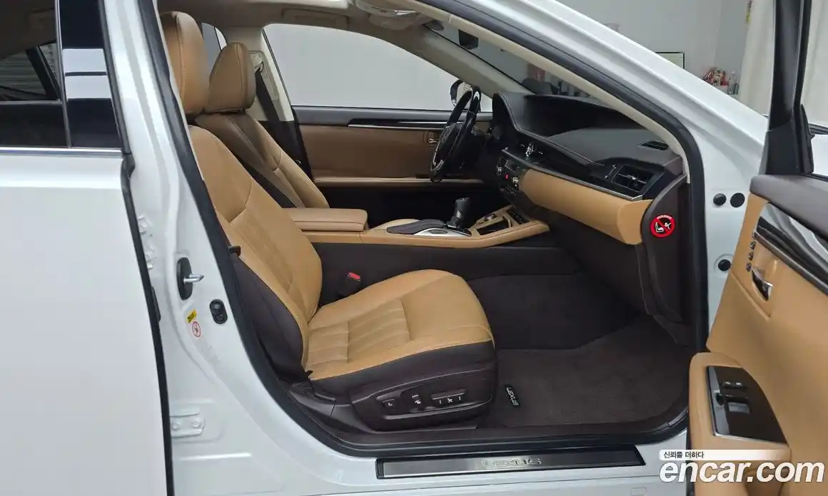 Lexus ES 2018 3.5 Автомат в Москве № 168314, фото 14