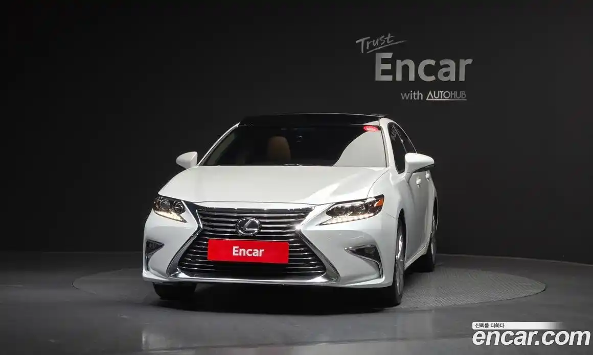 Lexus ES 2018 3.5 Автомат в Москве № 168314, фото 19