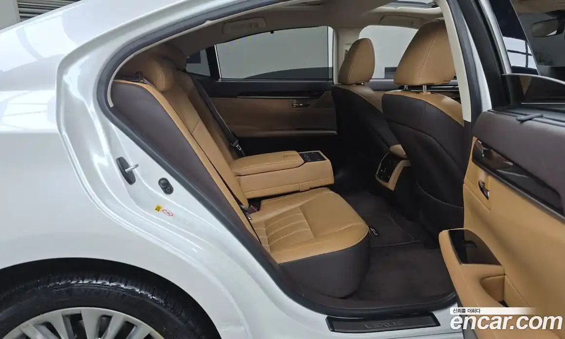 Lexus ES 2018 3.5 Автомат в Москве № 168314, фото 6