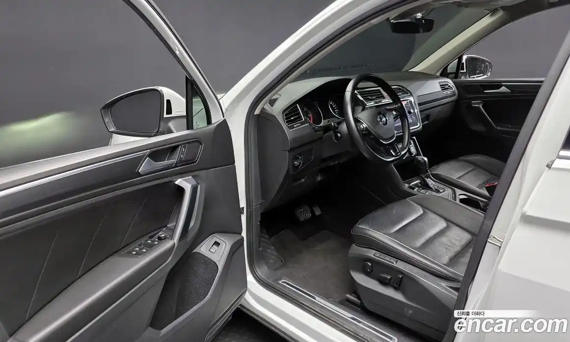 Volkswagen Tiguan 2020 2.0 Автомат в Москве № 169035, фото 15
