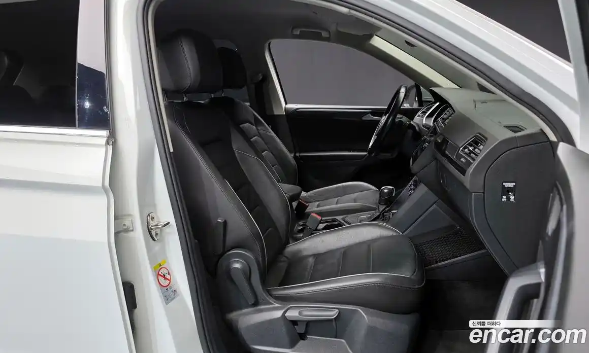 Volkswagen Tiguan 2020 2.0 Автомат в Москве № 169035, фото 17