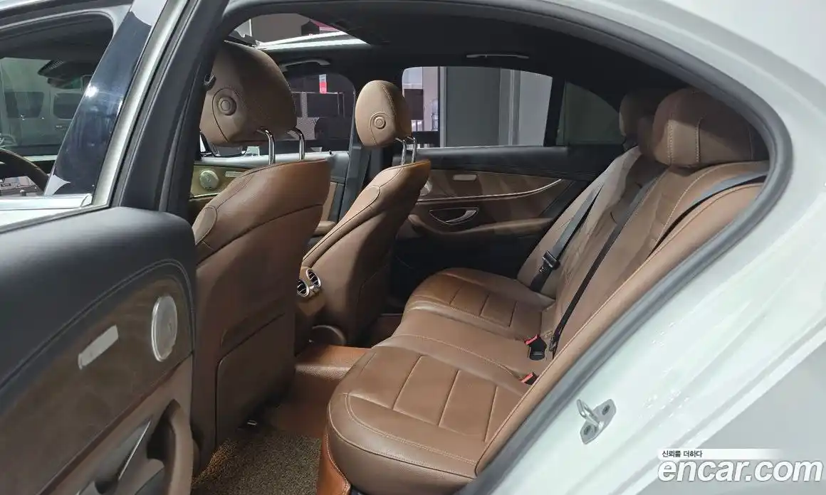 Mercedes-Benz E-Class 2022 2.0 Автомат в Москве № 177383, фото 15