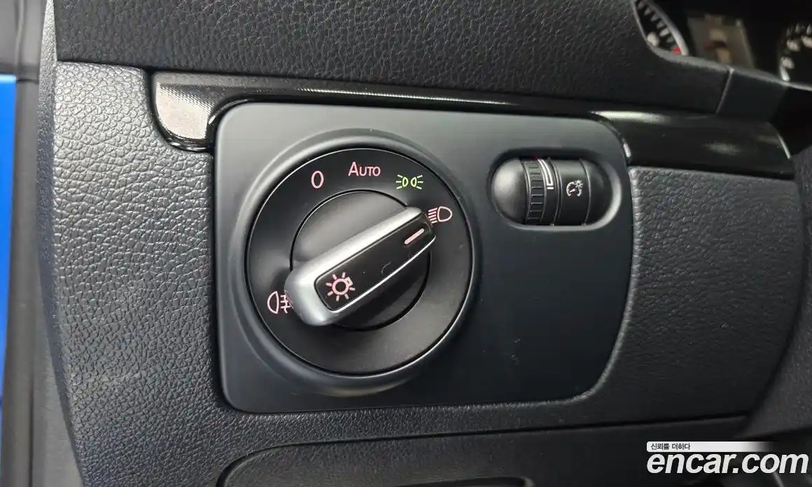 Volkswagen Scirocco 2013 2.0 Автомат в Москве № 180636, фото 17