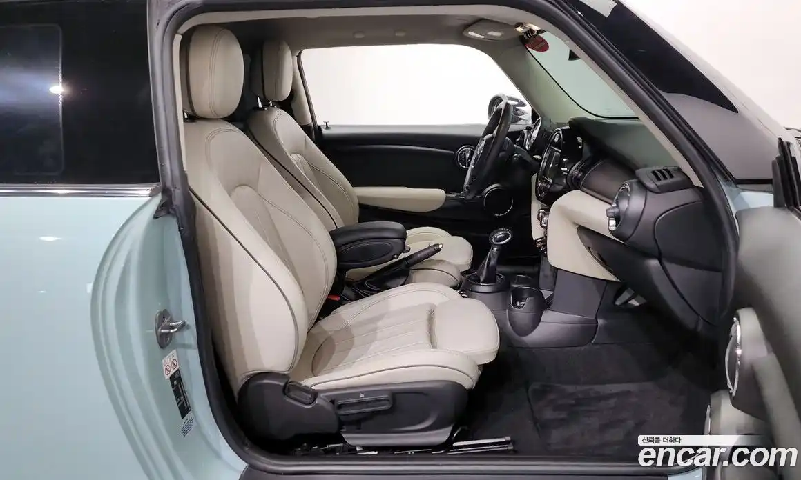 Mini Cooper 2018 1.5 Автомат в Москве № 181307, фото 18