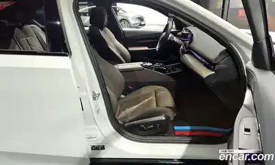 BMW 5-Series 2024 2.0 Автомат в Москве № 189288, миниатюра 6