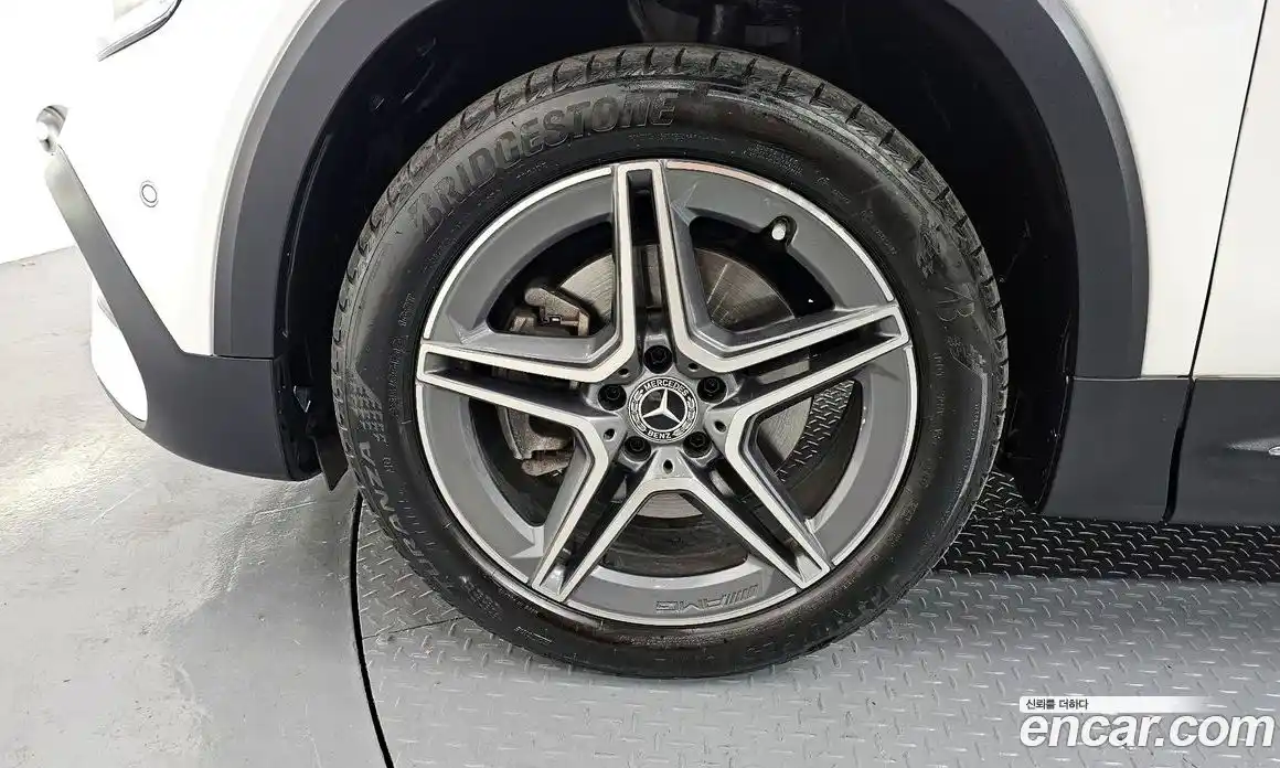 Mercedes-Benz GLB-Class 2021 2.0 Автомат в Москве № 194085, фото 14