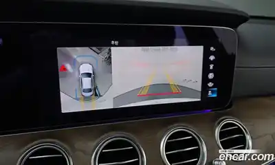 Mercedes-Benz E-Class 2023 2.0 Автомат в Москве № 194651, миниатюра 11