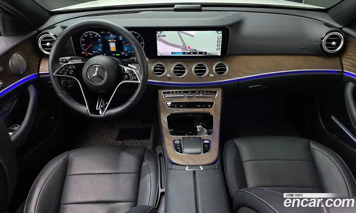 Mercedes-Benz E-Class 2023 2.0 Автомат в Москве № 194651, фото 12