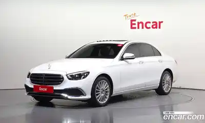 Mercedes-Benz E-Class 2023 2.0 Автомат в Москве № 194651, миниатюра 3