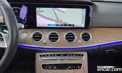 Mercedes-Benz E-Class 2023 2.0 Автомат в Москве № 194651, миниатюра 6