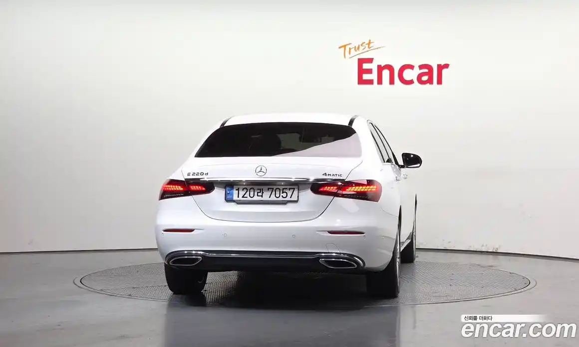 Mercedes-Benz E-Class 2023 2.0 Автомат в Москве № 194651, фото 7