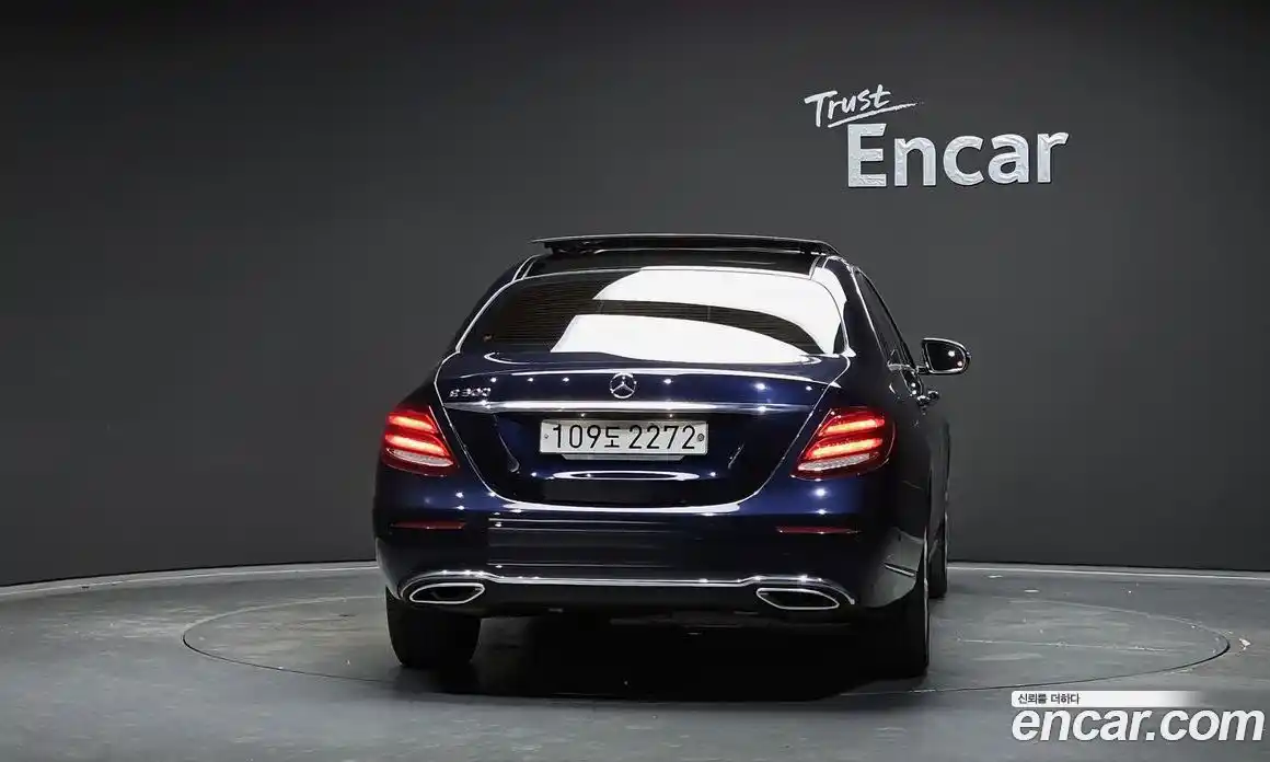 Mercedes-Benz E-Class 2019 2.0 Автомат в Москве № 195085, фото 18