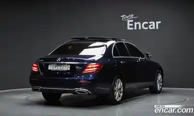 Mercedes-Benz E-Class 2019 2.0 Автомат в Москве № 195085, миниатюра 2