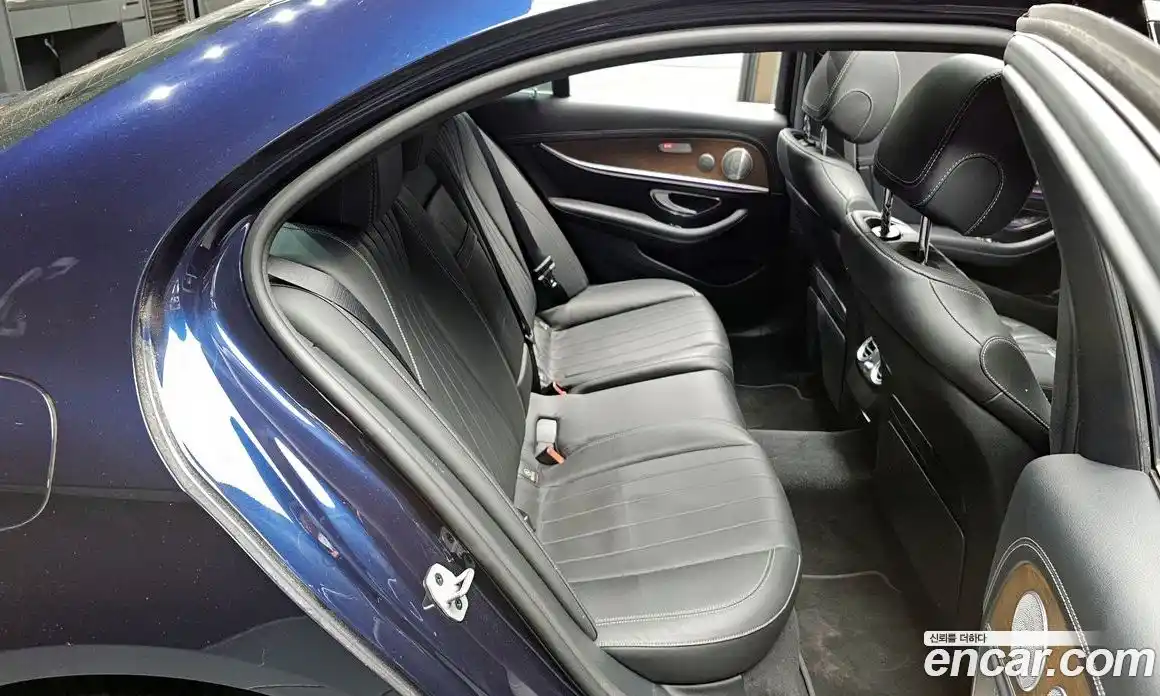 Mercedes-Benz E-Class 2019 2.0 Автомат в Москве № 195085, фото 4