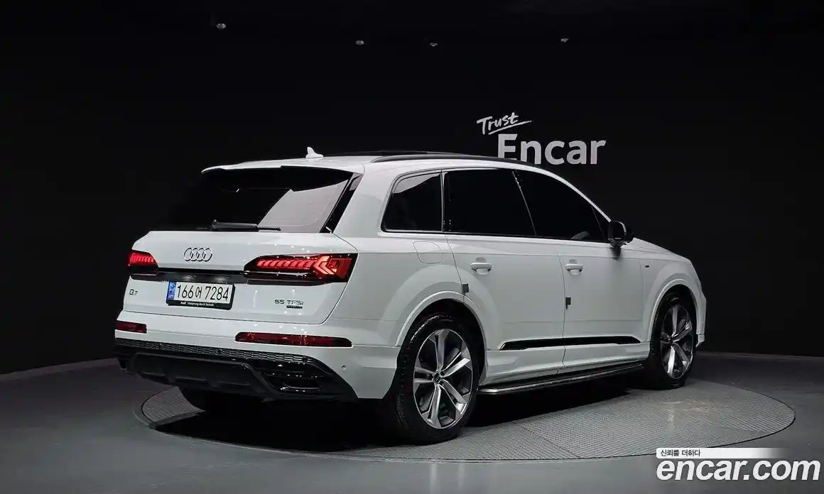 Audi Q7 2022 3.0 Автомат в Москве № 196141, фото 3