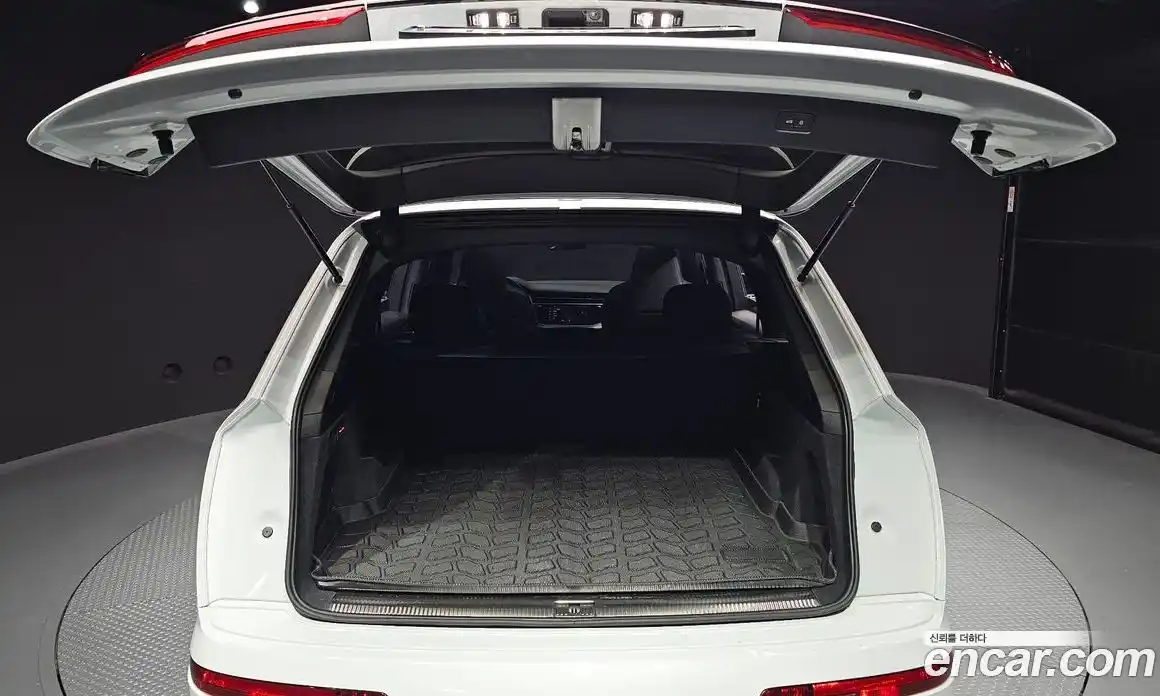 Audi Q7 2022 3.0 Автомат в Москве № 196141, фото 6