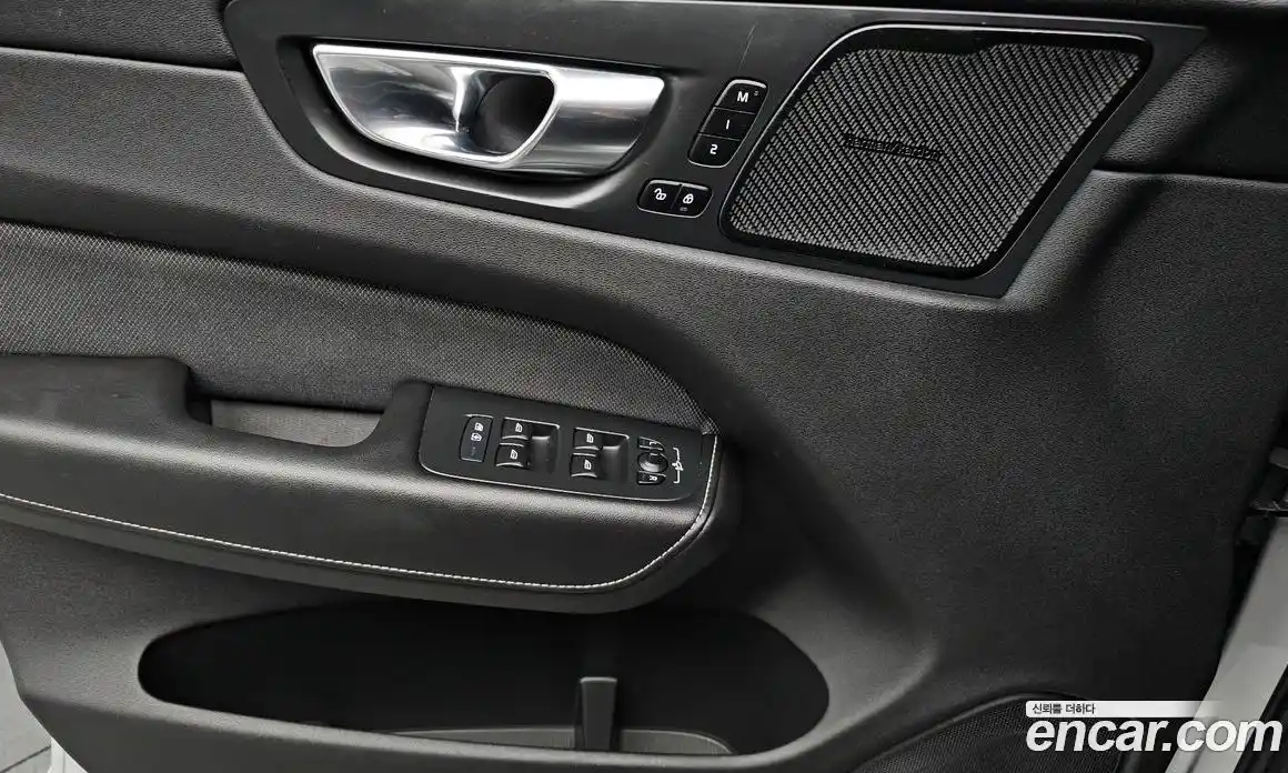 Volvo XC60 2021 2.0 Автомат в Москве № 196954, фото 13