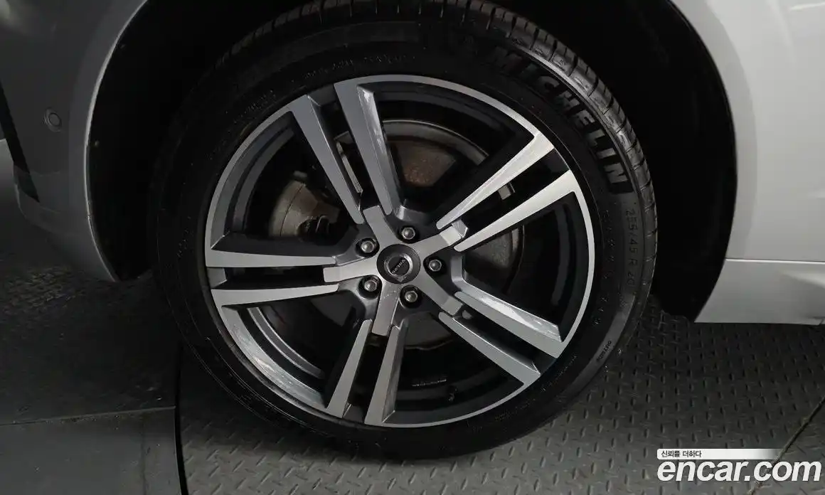 Volvo XC60 2021 2.0 Автомат в Москве № 196954, фото 18