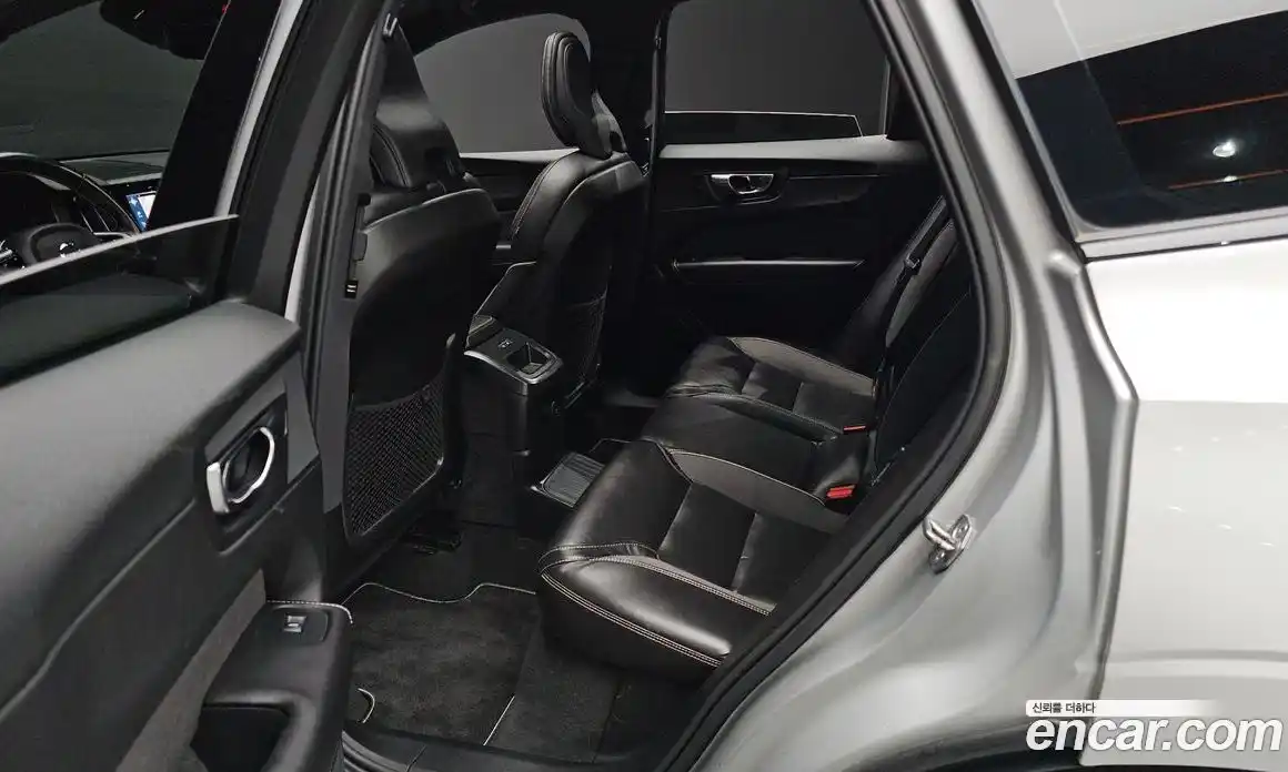 Volvo XC60 2021 2.0 Автомат в Москве № 196954, фото 19