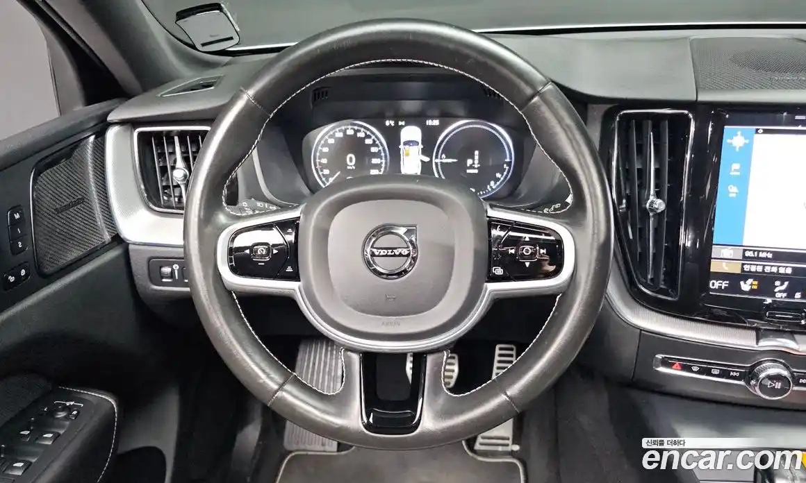 Volvo XC60 2021 2.0 Автомат в Москве № 196954, фото 4